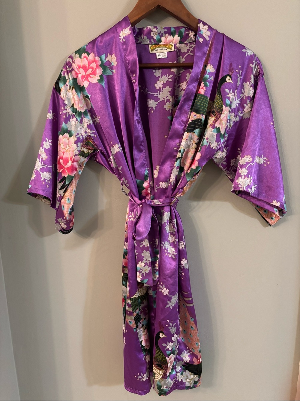 Oriental Village Silk collection kimono robe. Unsure of material used. Vintage.